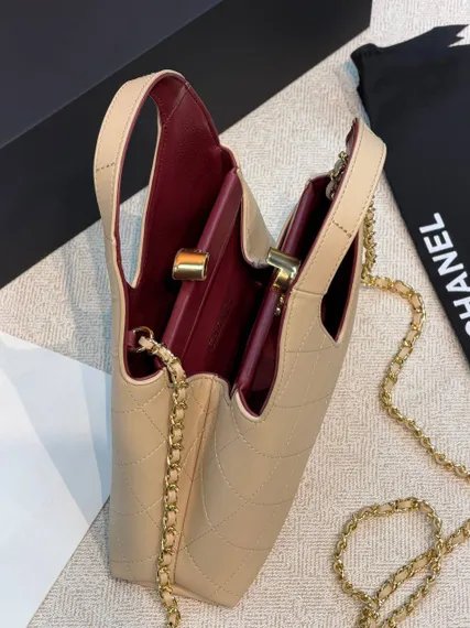Сумка Chanel Métiers d’art 2026 Shopping Bag