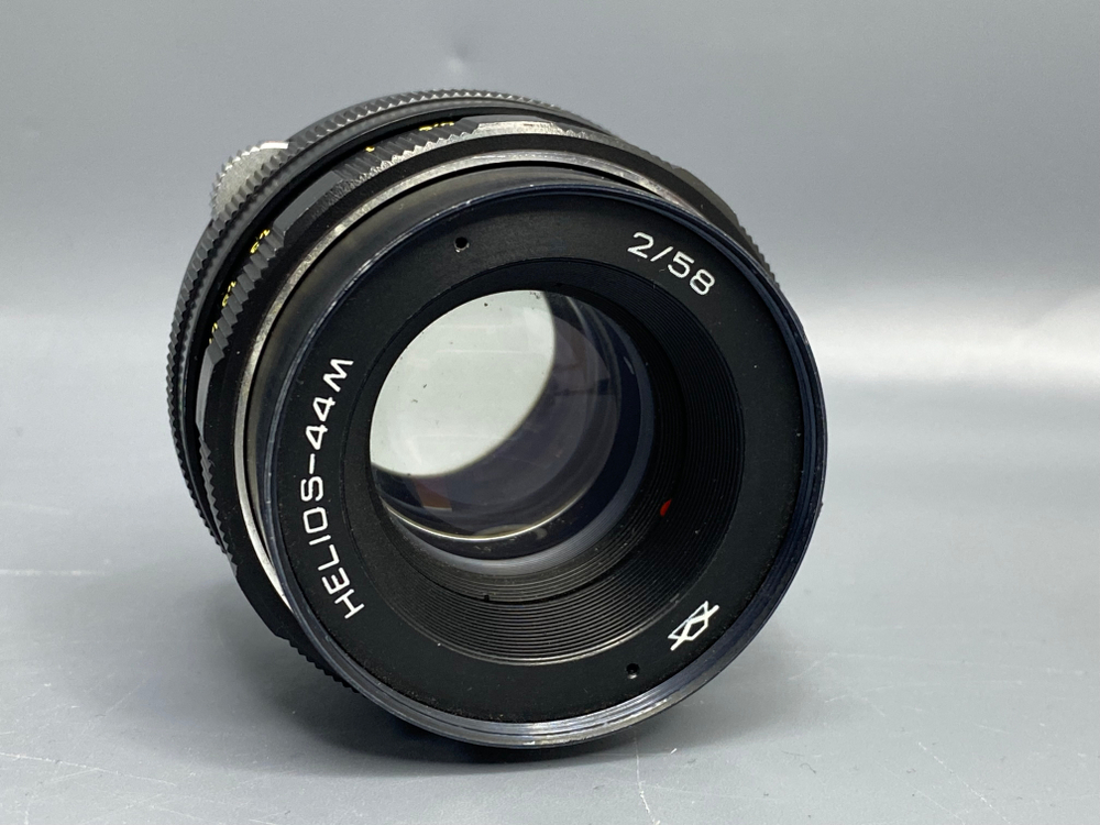 Гелиос-44М 58mm f/2 — небольшой грибок внутри