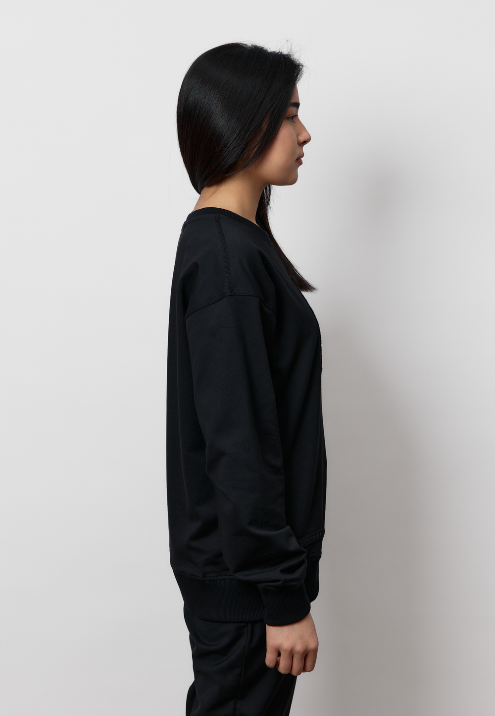 Свитшот SHANYRAQ APPLIQUE BLACK
