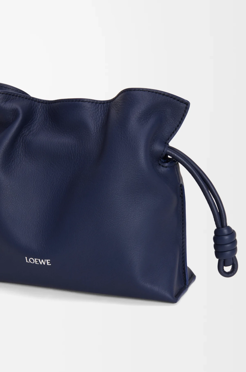 Loewe Мини-клатч Flamenco из телячьей кожи наппа, темно-синий