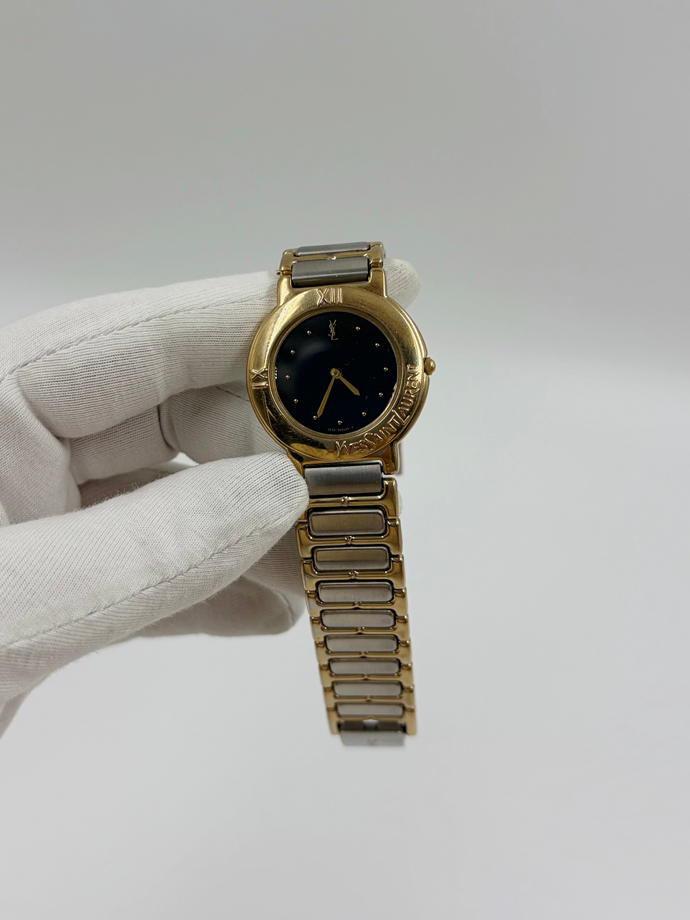 Часы Yves Saint Laurent
