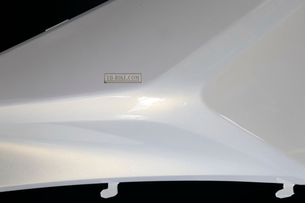 64501-K36-T00ZH. COVER, R. FR. *NHA87P*, White. Fairing Honda PCX 2014-2017