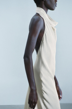 АТЛАСНОЕ ПЛАТЬЕ МИДИ С ГОРЛОВИНОЙ ХАЛТЕР — ZW COLLECTION — ZARA