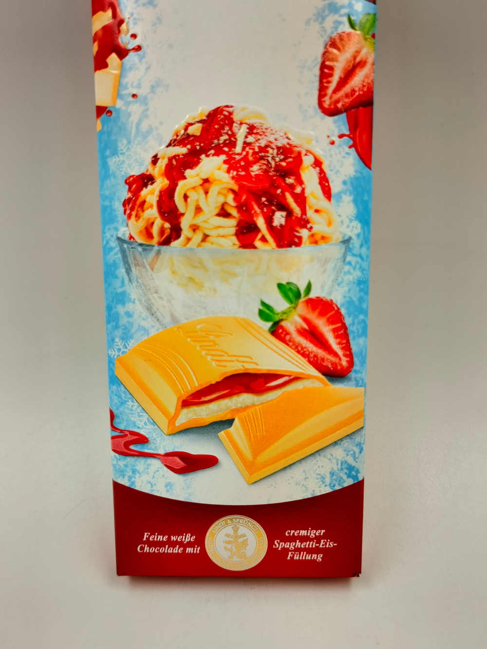 Lindt Ice Cream Белый шоколад SPAGHETTI EIS с клубнично-ванильной начинкой, 100 г (Германия)