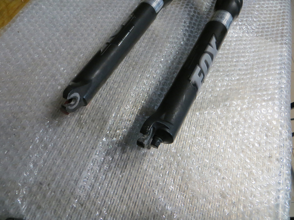 Вилка Fox Suspension F100 FIT Remote