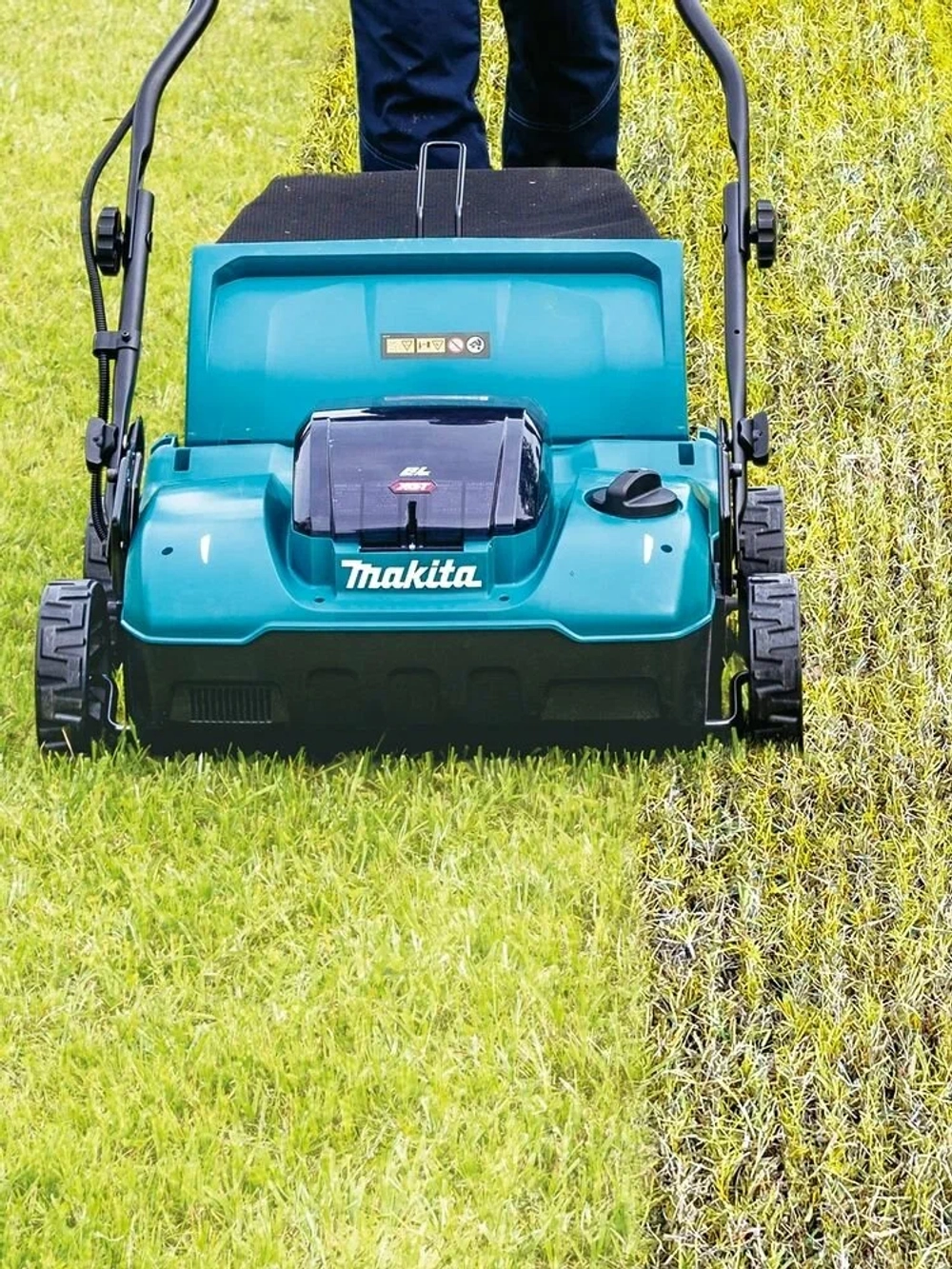 Аккумуляторный скарификатор-аэратор Makita UV001GU201