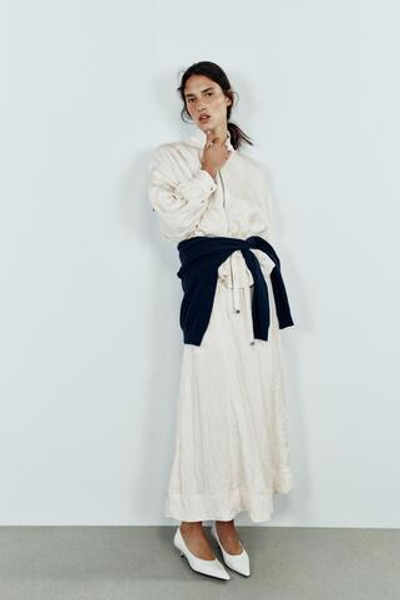 БОМБЕР С ЗАВЯЗКАМИ И ЖАТЫМ ЭФФЕКТОМ — ZARA