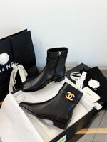 Женские ботильоны Chanel с золотистой монограммой CC — чёрные — фото 3