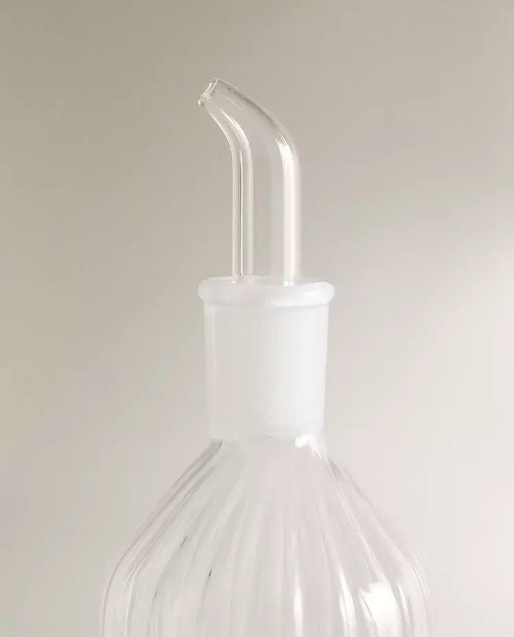 ZARA HOME БУТЫЛКА ИЗ ТЕРМОСТОЙКОГО СТЕКЛА ДЛЯ МАСЛА И УКСУСА, ПРОЗРАЧНЫЙ