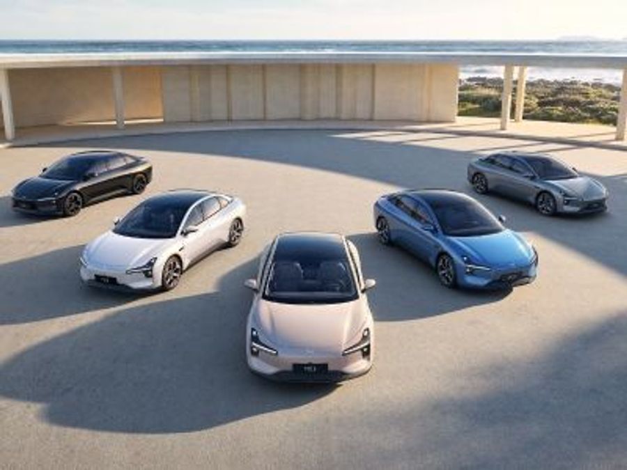 Новый электрокар Xpeng стоит вдвое дешевле Tesla Model 3