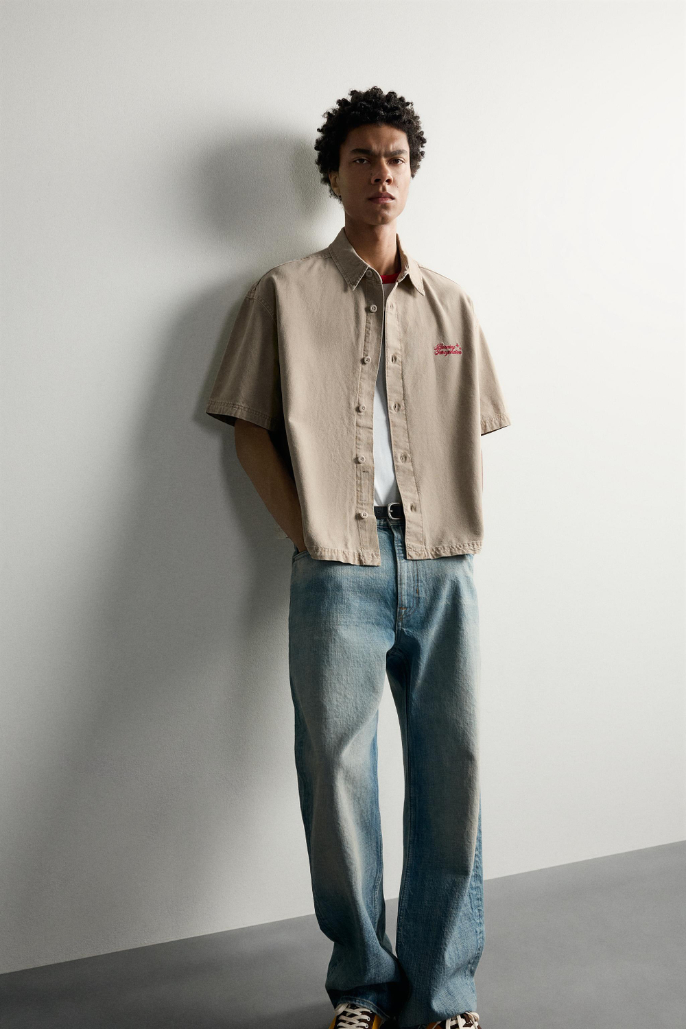 РУБАШКА RELAXED FIT С КОНТРАСТНОЙ НАДПИСЬЮ — ZARA