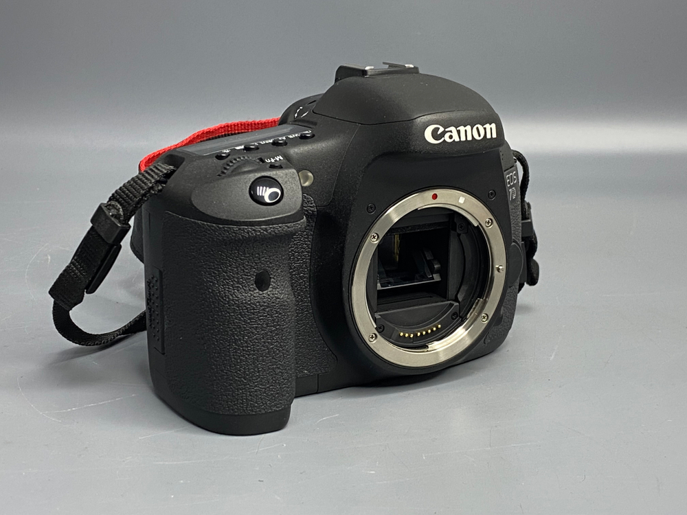 Canon EOS 7D 10 000 кадров.