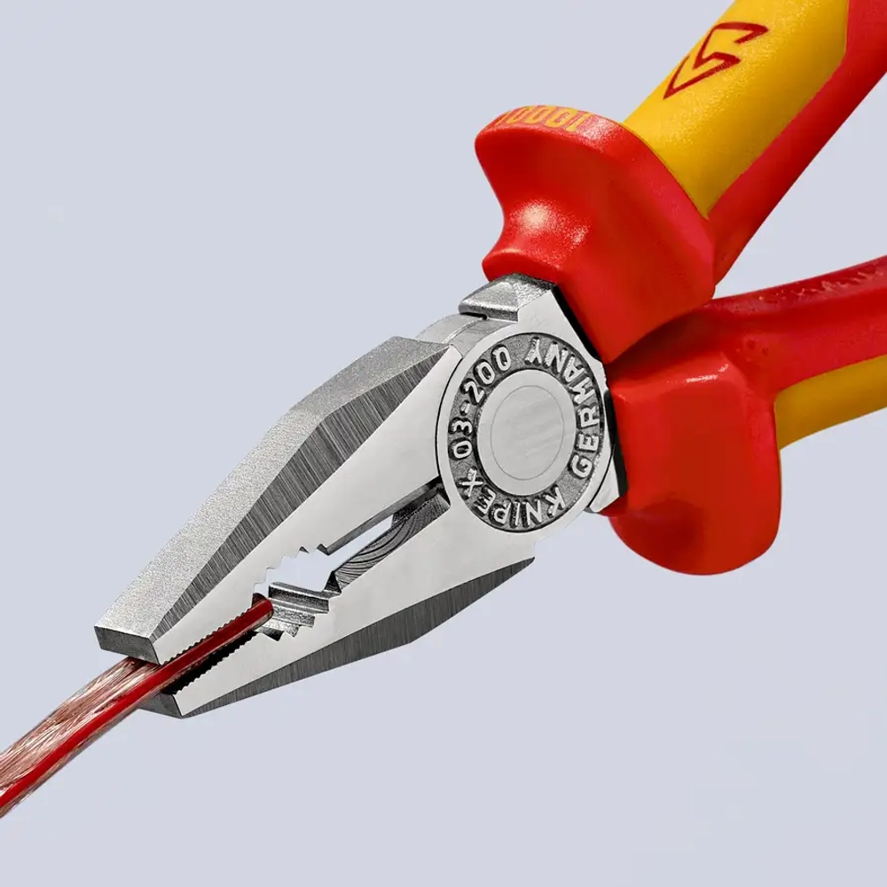 Плоскогубцы комбинированные хромированные 200 мм Knipex 03 06 200 SB