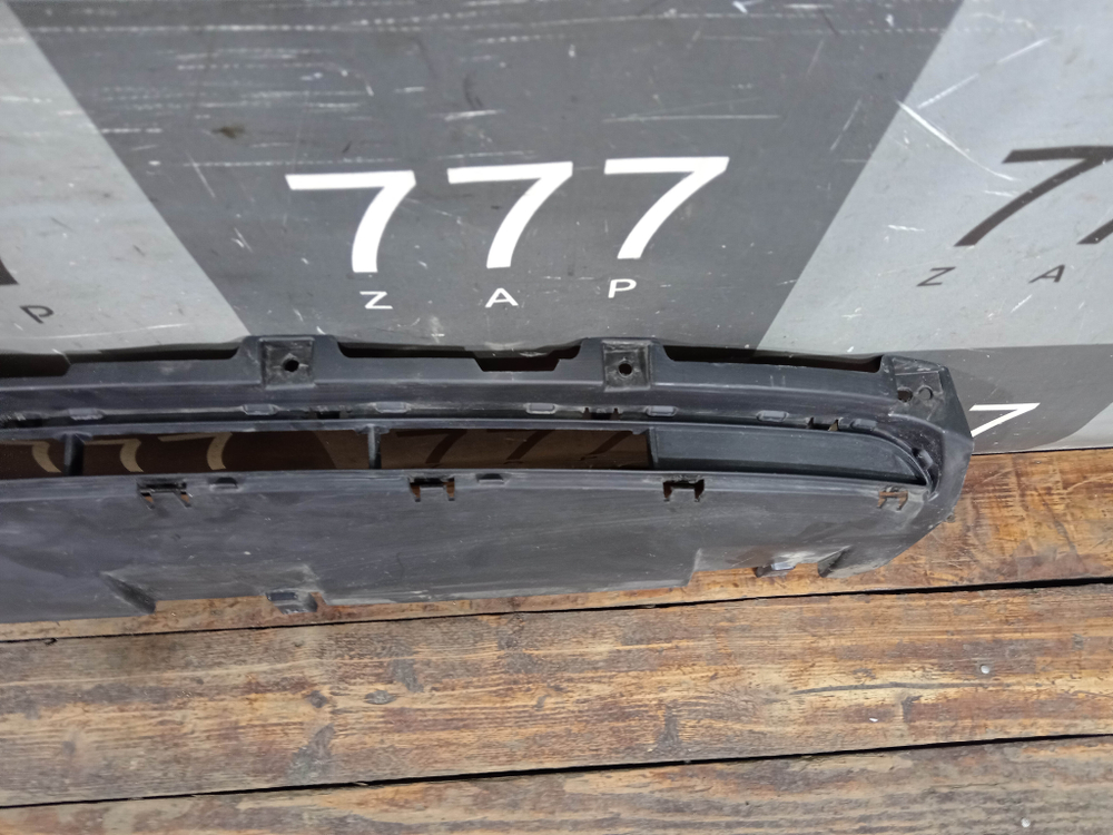 Решетка переднего бампера нижняя Seres, Aito M5 22-24 Б/У Оригинал 2803044RK02