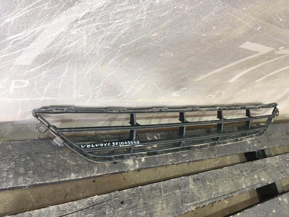 Решетка бампера Volvo XC90 2 14-19 Б/У Оригинал 31353373