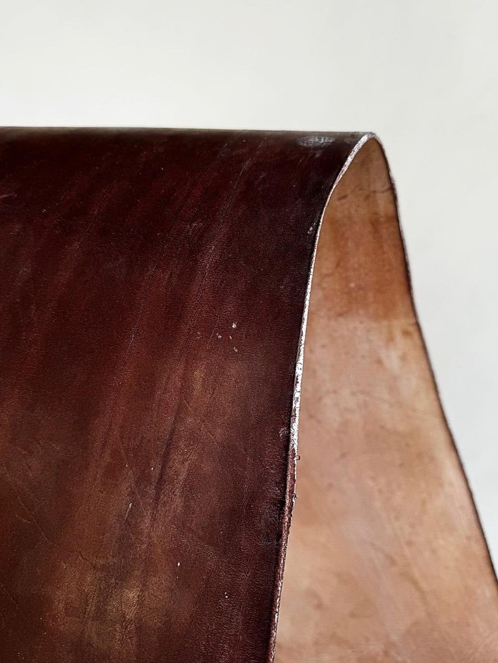 Фактура кожи Bridle Oak Bark Dark Stain