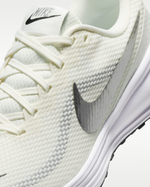 Женские кроссовки для бега по шоссе Nike Revolution 8 - Nike