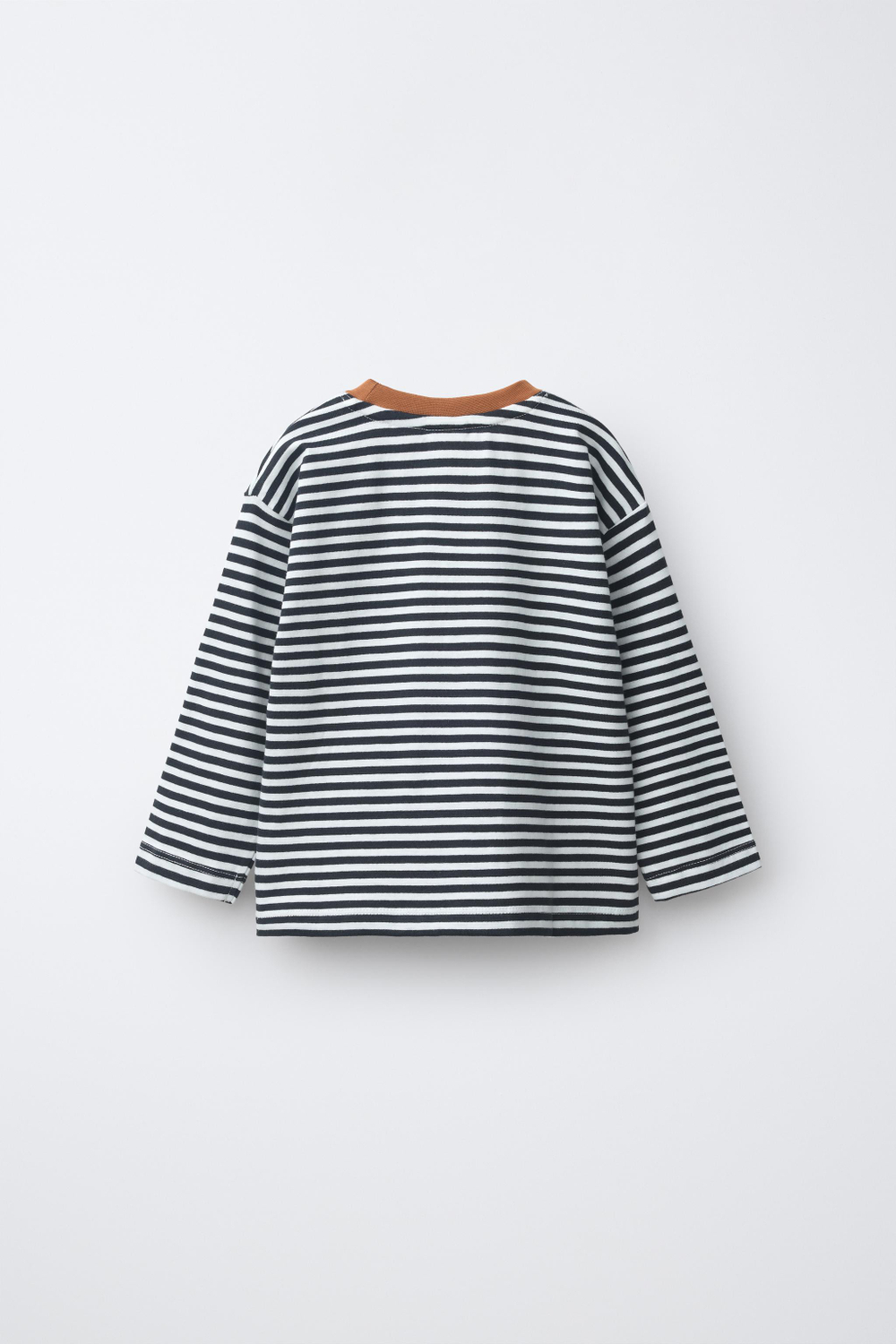 ZARA ФУТБОЛКА В ПОЛОСКУ С КОНТРАСТНЫМ ВОРОТНИКОМ, БЕЛЫЙ/ЧЕРНЫЙ