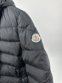 Пуховик Moncler