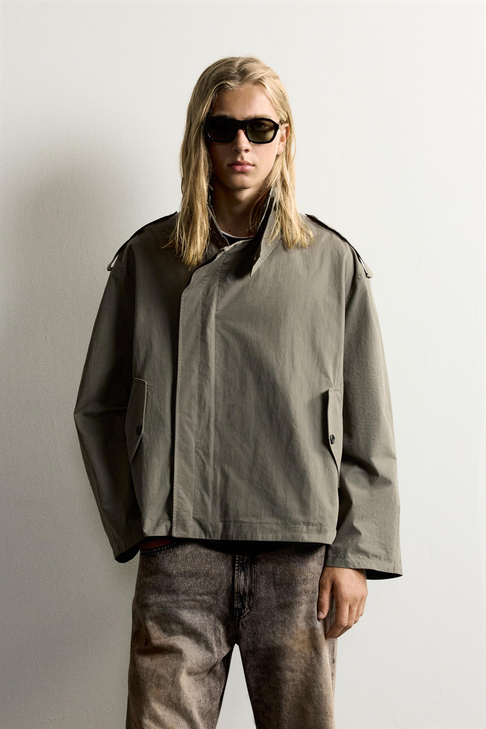 ТЕХНИЧЕСКИЙ ТРЕНЧ CROPPED FIT — ZARA
