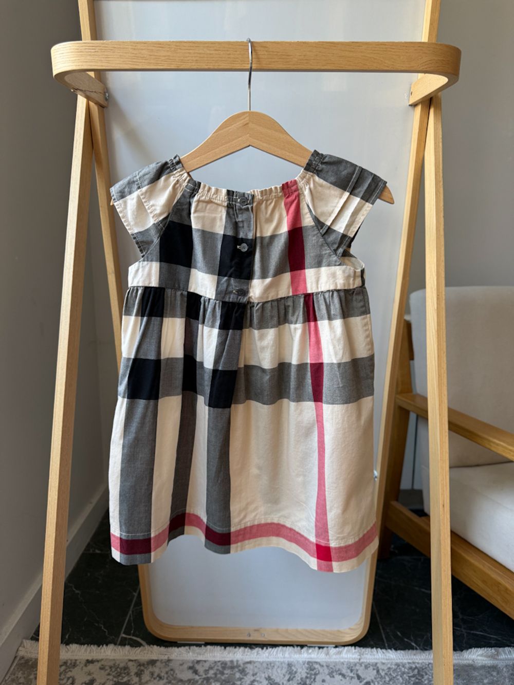 Платье Burberry, 92