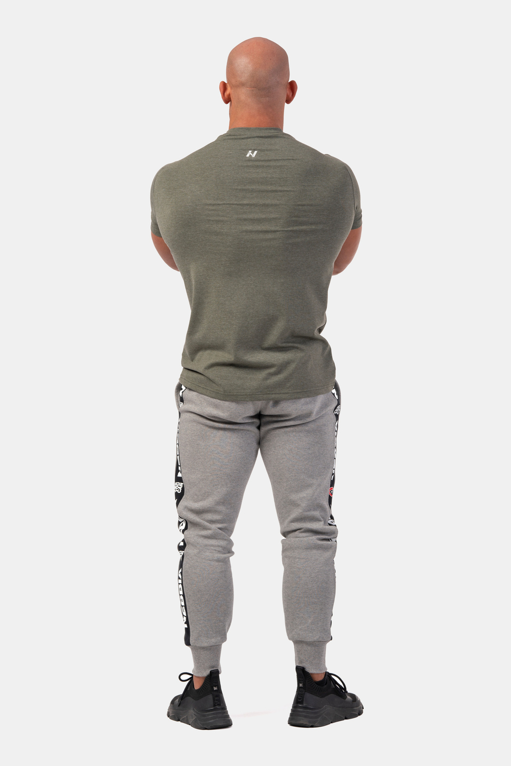 Футболка VERTICAL LOGO NEBBIA T-SHIRT 293 Хаки