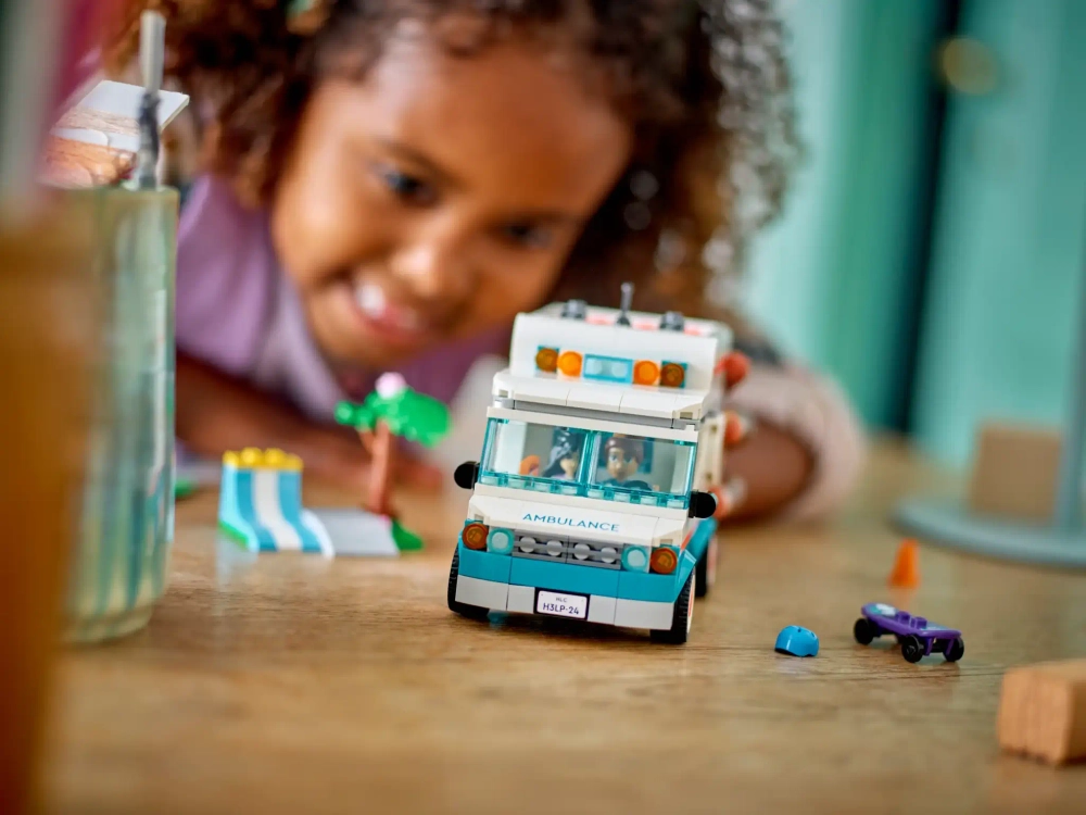 Конструктор LEGO Friends 42613 Скорая помощь больницы Хартлейк-Сити