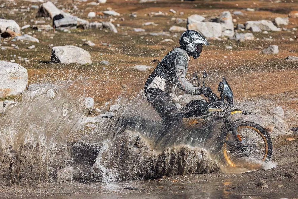 Royal Enfield Himalayan 450 Hanle Black (Premium) (бескамерные шины)