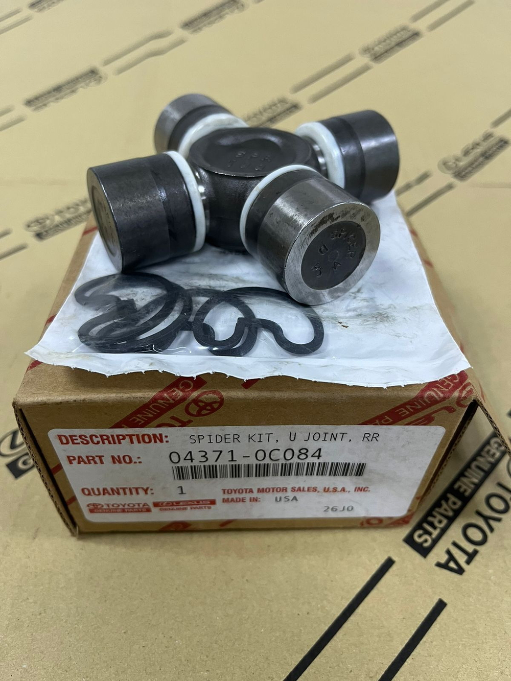 Крестовина карданного вала TOYOTA 043710C084