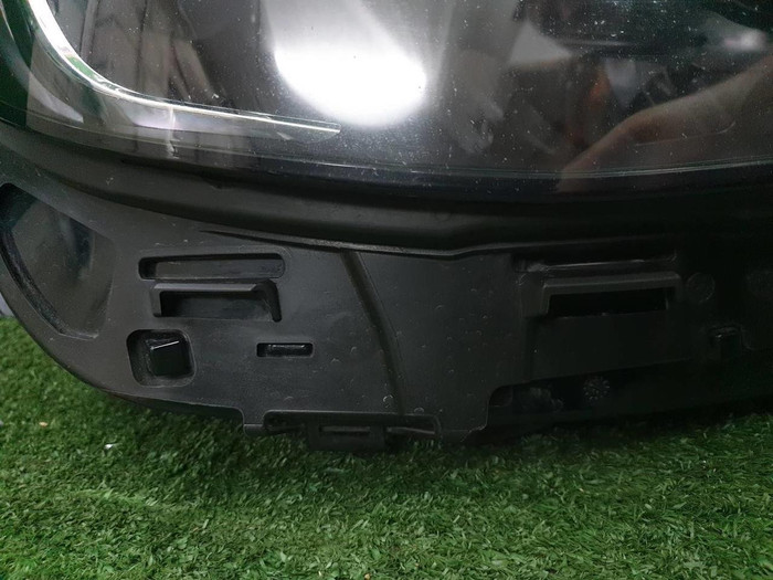 Фара правая Mercedes E W213 (2020-2023) LED