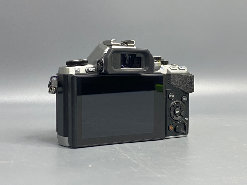Olympus OM-D E-M10 Mark II Kit 14-42mm EZ 850 Кадров