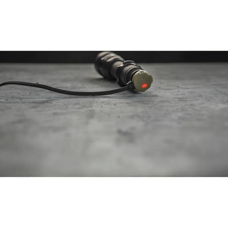 Тактический фонарь Armytek Viking Pro Max Extended Set (тёплый свет) - подключение магнитной зарядки