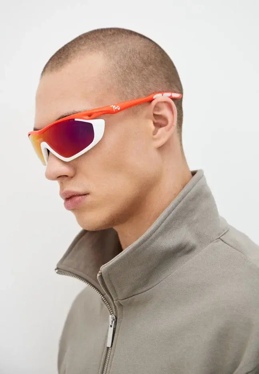Спортивные очки 720armour Analog Pro / Matte Neon Red Orange / Matte White Gasket / Smoke Full Red Ti Lens