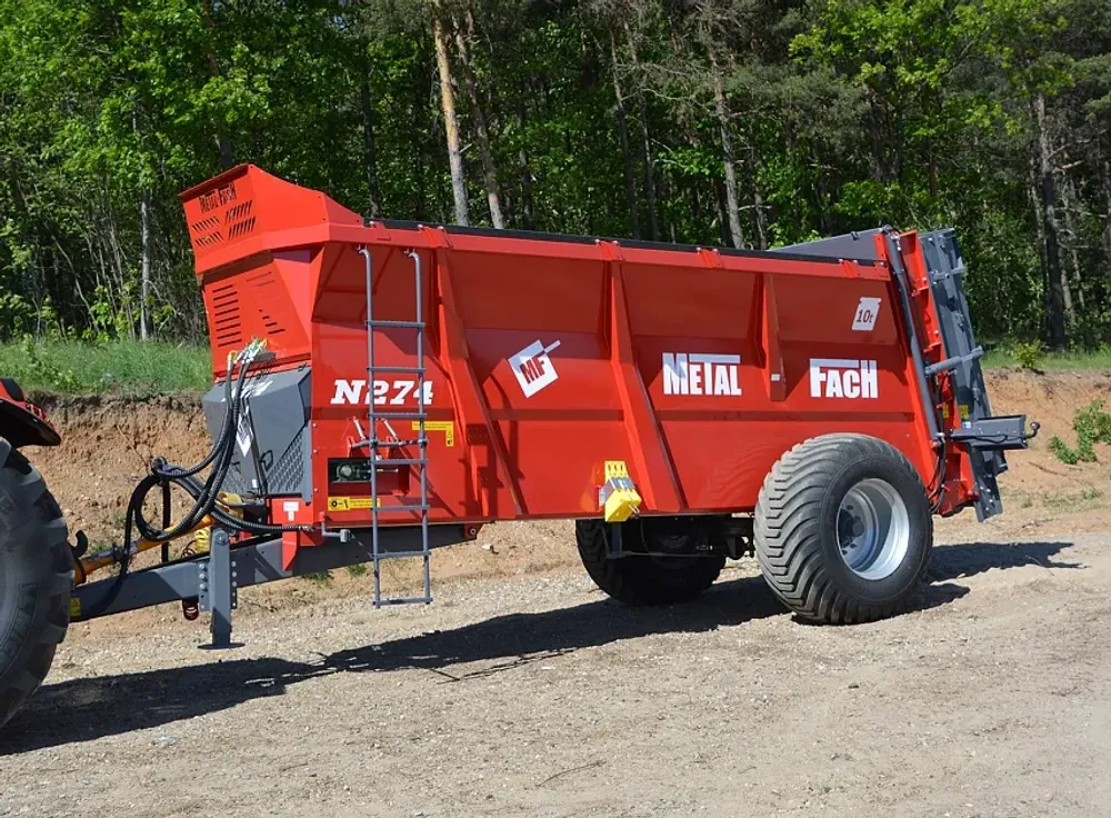 Навозоразбрасыватель Metal-Fach 10 т N-274 одноосный