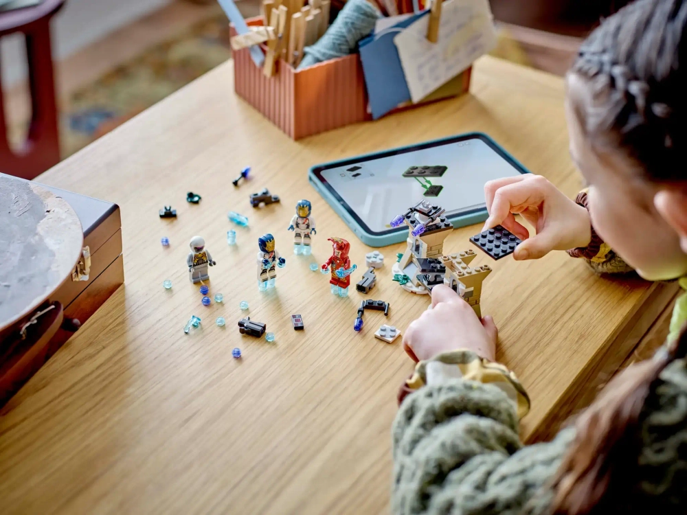 Конструктор LEGO Marvel 76288 Железный человек и Железный легион против Солдат Гидры