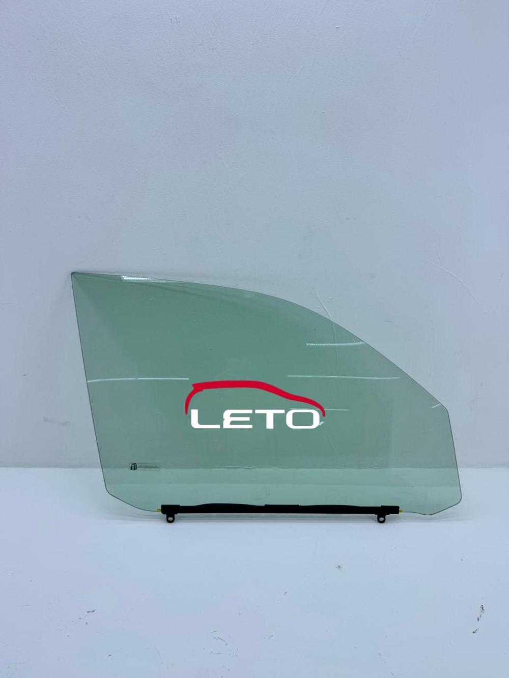 Стекло двери (FR, RH) 68101-60730 6810160730