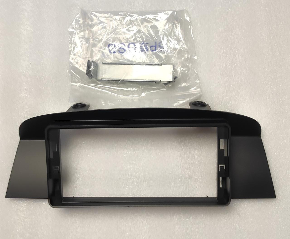 Установочный комплект для BMW 5 2003-2010 E 60 CCC / CIC для монитора  KUBERG MKD-BM009-06-10-E60