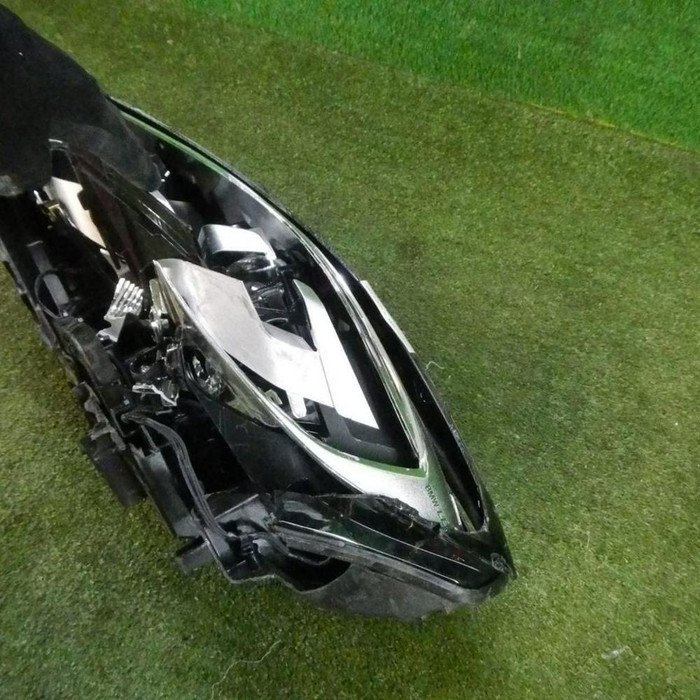 Битая Фара левая BMW 3er G20 (2018-2022) LED