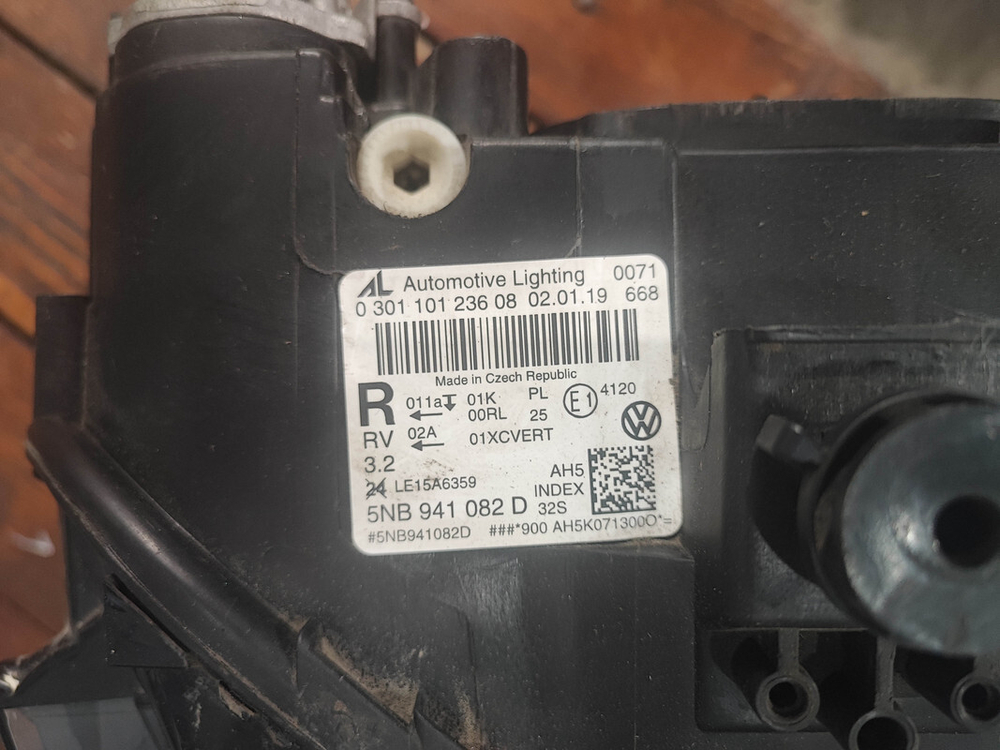 Фара правая Full LED Volkswagen Tiguan 2 16-20 Б/У Оригинал 5NB941082D
