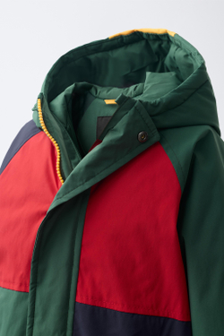 ZARA СТЕГАНАЯ КУРТКА COLORBLOCK WATER REPELLENT, ЗЕЛЕНЫЙ