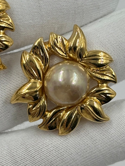 Клипсы с «жемчугом» Nina Ricci