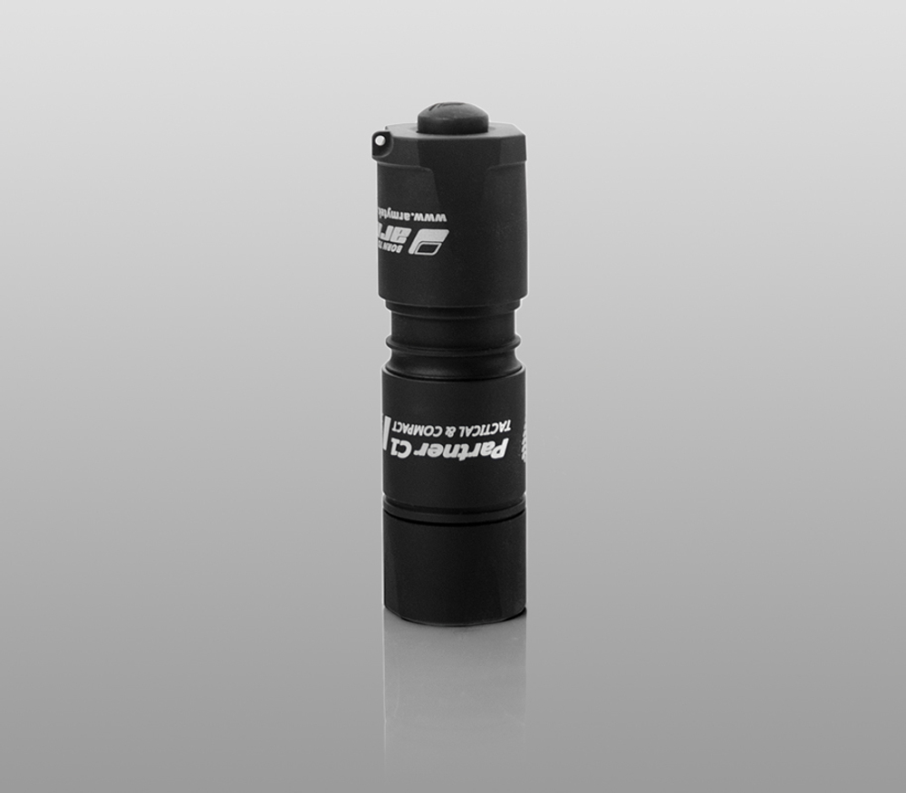 Тактический фонарь Armytek Partner C1 (тёплый свет)