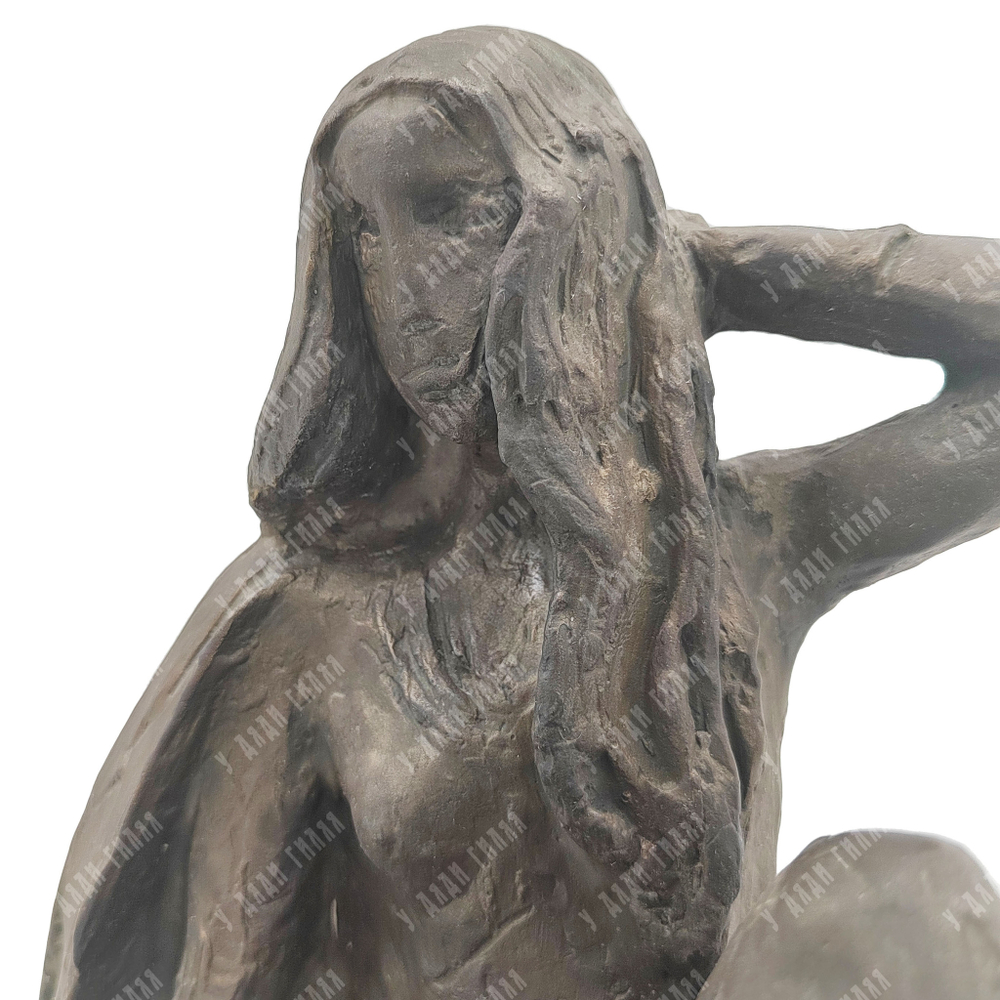 Динес Ю. С. Памятник Розе Джелакаевой. Бронза, литьё. 1985