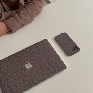 Виниловая наклейка COZY JUNGLE для MacBook