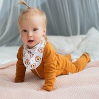 Комплект шапочка и слюнявчик "Тигры" 0+