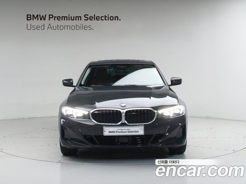 BMW 3-Series 320i — 2025
