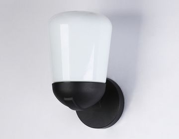 Светильник уличный настенный 1*E27 ST2083 BK/FR черный/белый матовый IP54 260*150*185 Garden Ambrella