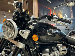 Royal Enfield Super Meteor 650 Astral Blue (Base)