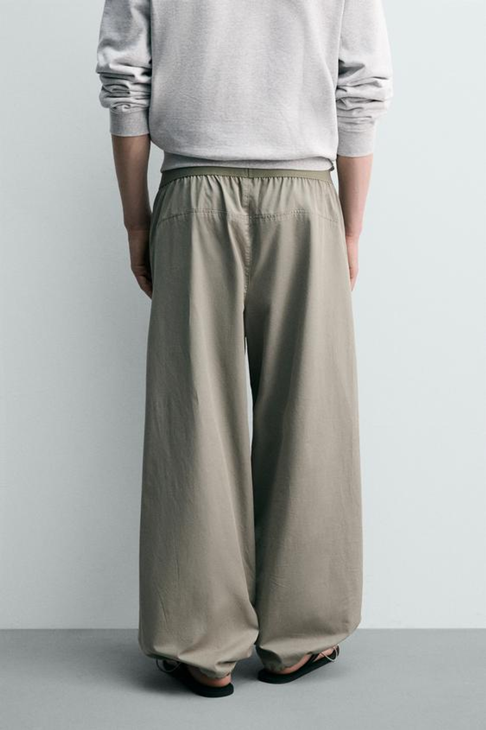 ZARA БРЮКИ-ПАРАШЮТ RELAXED FIT, СВЕТЛЫЙ ХАКИ