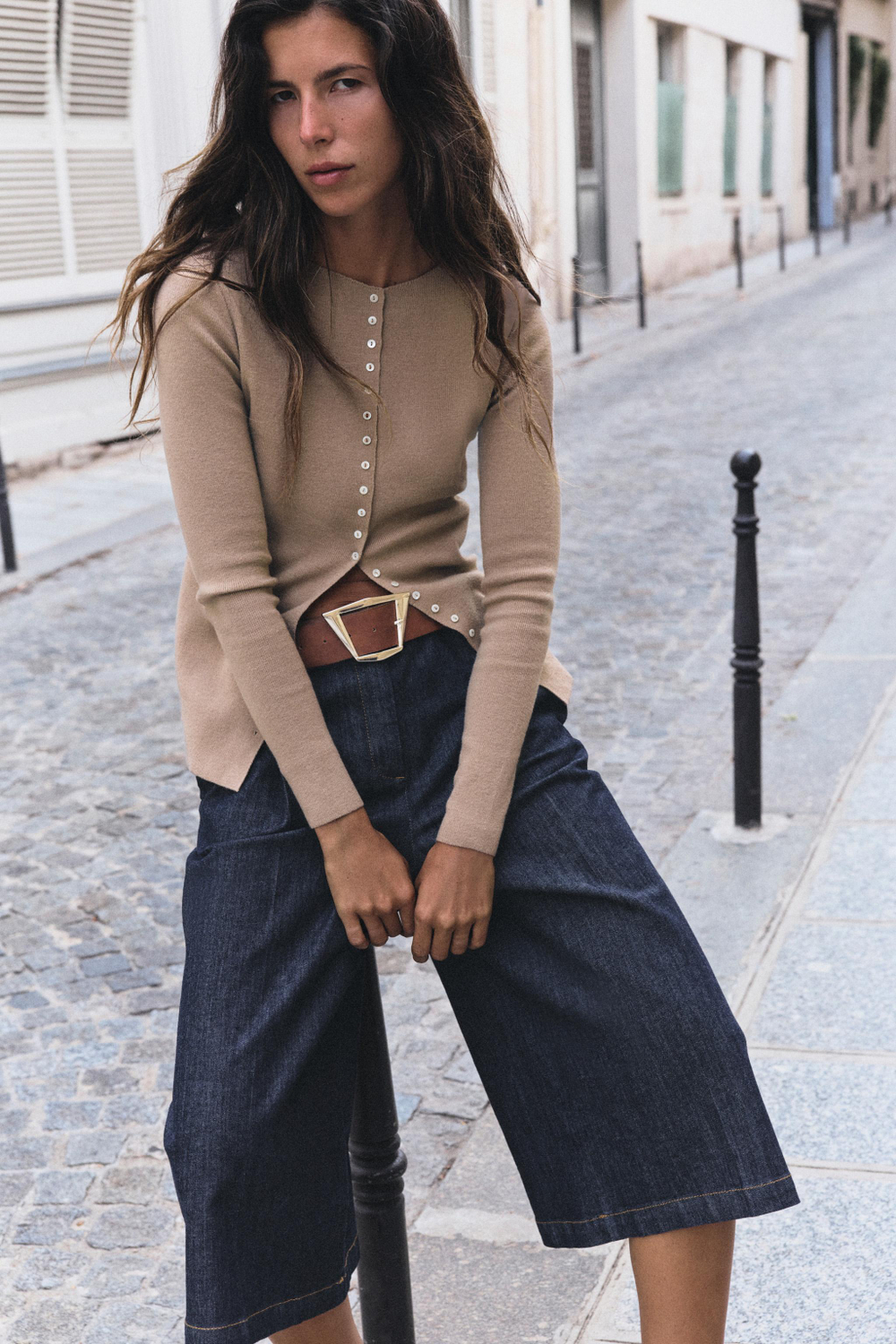 ДЛИННЫЕ ШОРТЫ С ЗАЩИПАМИ И РЕМНЕМ — ZARA